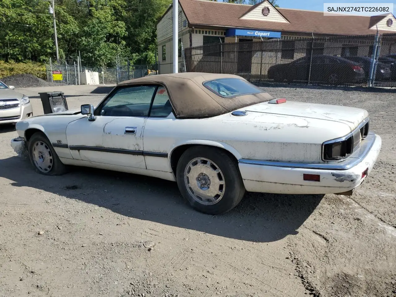 SAJNX2742TC226082