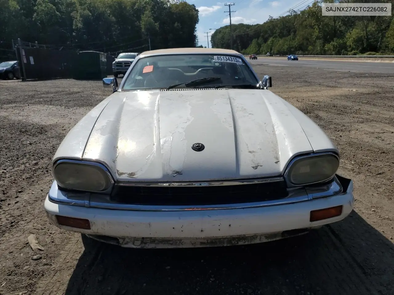 SAJNX2742TC226082
